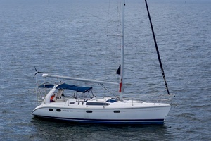 Tenacity 38ft Hunter Yacht For Sale