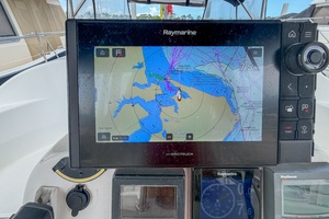 Tenacity 38ft Hunter Yacht For Sale