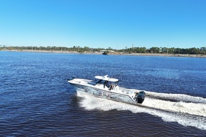 Tunnel Vizion 38ft Front Runner Yacht For Sale