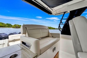 35FT (10M) BOSTON WHALER