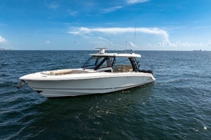 35ft Boston Whaler Yacht For Sale
