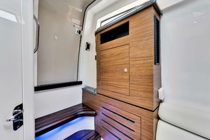 35FT (10M) BOSTON WHALER