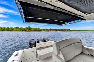 35FT (10M) BOSTON WHALER
