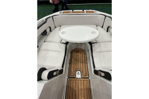25ft Crownline Yacht For Sale