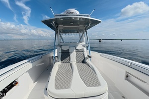 33FT (10M) INVINCIBLE yacht for sale