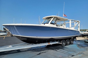 Over Bohr rsquo d 32ft Pursuit Yacht For Sale
