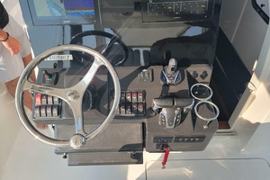 Over Bohr rsquo d 32ft Pursuit Yacht For Sale