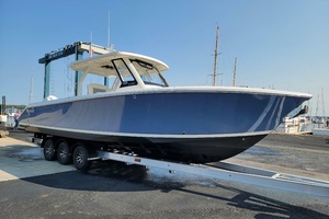 Over Bohr rsquo d 32ft Pursuit Yacht For Sale