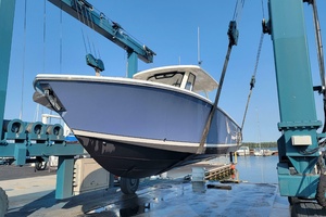 Over Bohr rsquo d 32ft Pursuit Yacht For Sale