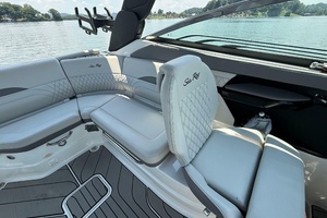 26ft Sea Ray Yacht For Sale