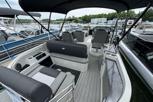 27ft Starcraft Yacht For Sale