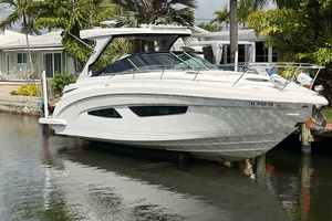 33ft Regal Yacht For Sale