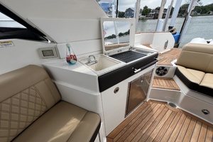 FUN DREAM 35ft Sea Ray Yacht For Sale