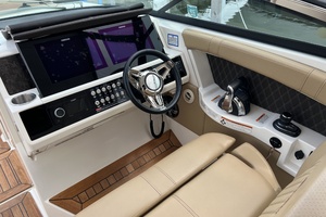 FUN DREAM 35ft Sea Ray Yacht For Sale