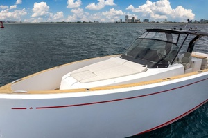 Yacht for sale VECTOR 9