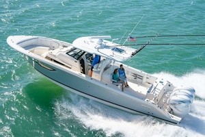 40FT (12M) PURSUIT Worth Avenue Yachts