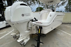 24ft Robalo Yacht For Sale