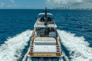 70FT (21M) AZIMUT
