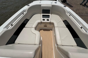 27ft Boston Whaler Yacht For Sale