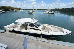 42FT (12M) BOSTON WHALER
