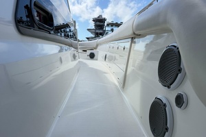 42FT (12M) BOSTON WHALER