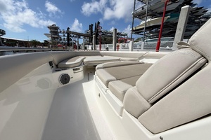 42FT (12M) BOSTON WHALER
