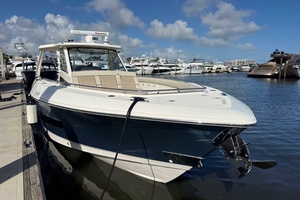 Yacht for sale 42FT (12M) BOSTON WHALER