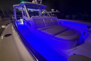 42FT (12M) BOSTON WHALER