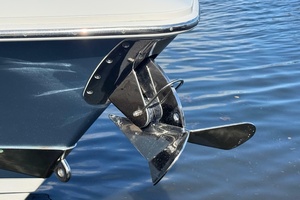 42FT (12M) BOSTON WHALER
