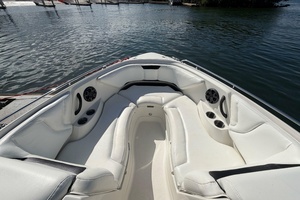 27ft Monterey Yacht For Sale