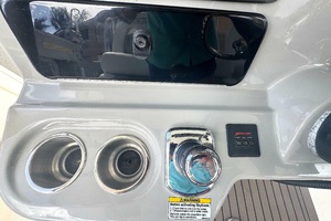 35ft Boston Whaler Yacht For Sale