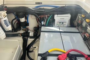 35ft Boston Whaler Yacht For Sale