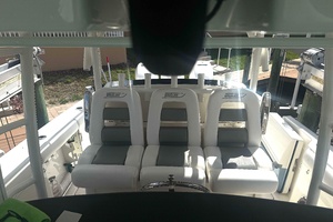 35ft Boston Whaler Yacht For Sale