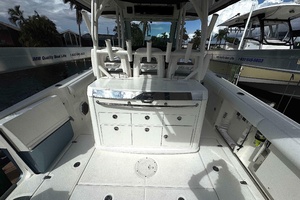 35ft Boston Whaler Yacht For Sale