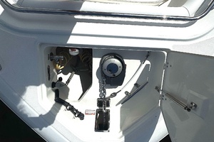 35ft Boston Whaler Yacht For Sale