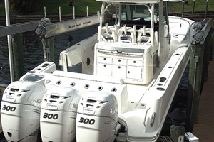 35ft Boston Whaler Yacht For Sale