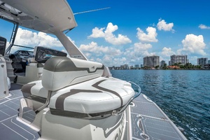 Party of 5 34ft Monterey Yacht For Sale