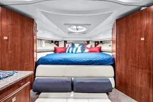 Party of 5 34ft Monterey Yacht For Sale