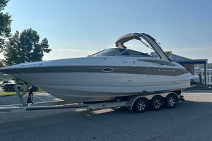 30ft Crownline Yacht For Sale