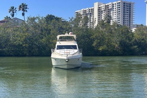 SPLENDOR Worth Avenue Yachts