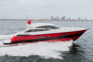 59FT (18M) PERSHING Worth Avenue Yachts