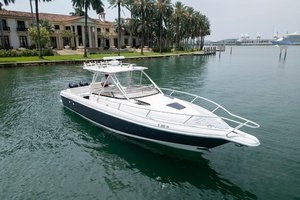 35ft Intrepid Yacht For Sale