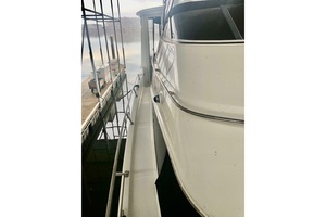 Fire Away 44ft Carver Yacht For Sale