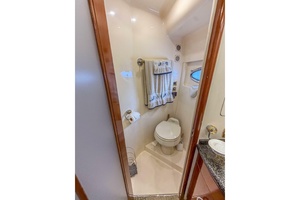 56ft Carver Yacht For Sale