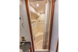 56ft Carver Yacht For Sale