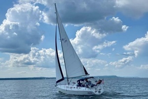 NAUTI CAT 38ft Hunter Yacht For Sale