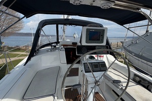 NAUTI CAT 38ft Hunter Yacht For Sale