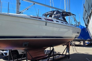 NAUTI CAT 38ft Hunter Yacht For Sale