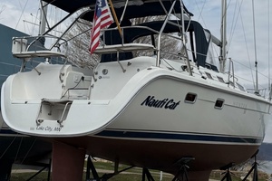 NAUTI CAT 38ft Hunter Yacht For Sale