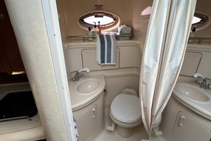 Lake Lovers 31ft Sea Ray Yacht For Sale
